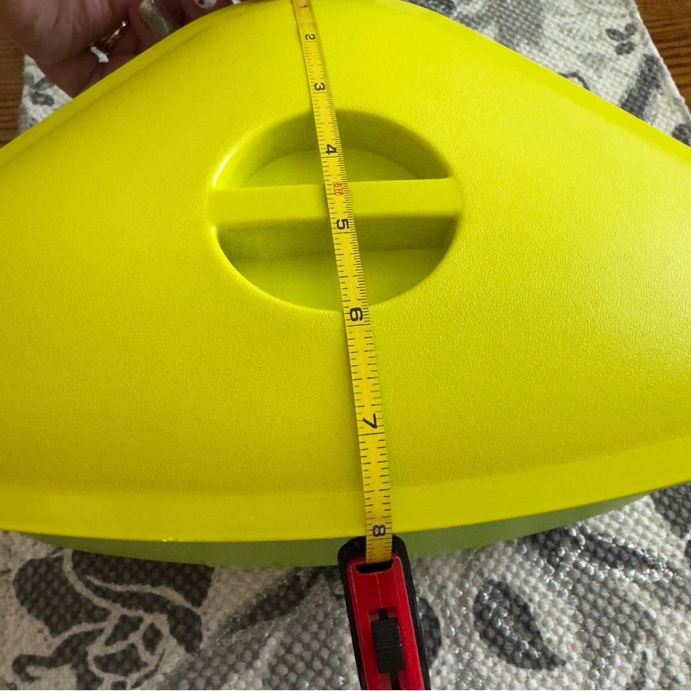 Tupperware Green Food Storage Container - Picture 5 of 11